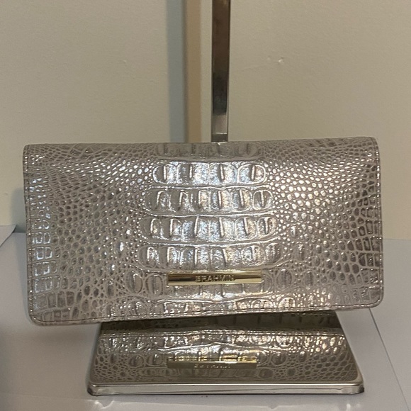 SOLD Brahmin Ady Oyster Mini Melbourne - Picture 2 of 5